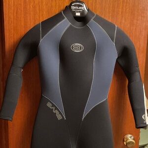 WOMENS BARE ARCTIC FULL WET SUIT, 7mm. SIZE 14